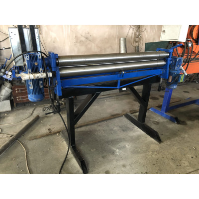 Вальцы AZMT-V1300х2 винтовой подъем Вальцы AZMT-V1300х2 винтовой подъем